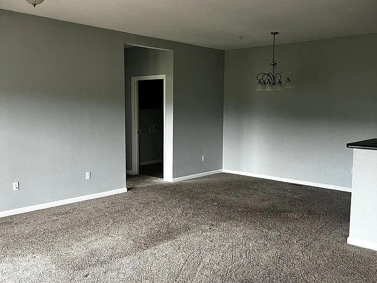 Hickory Ridge Apartments — Photo 9