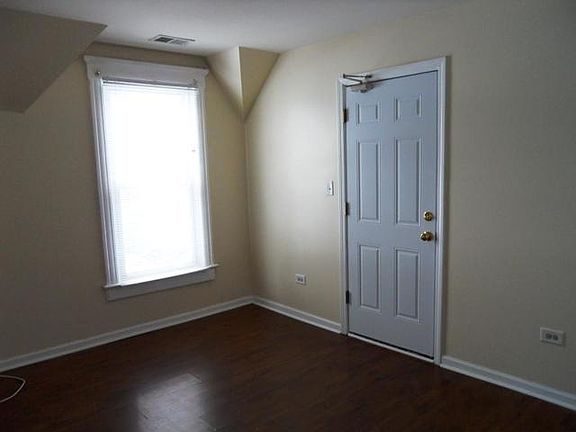 2nd image of 613 Washington St #4