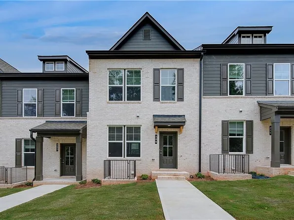 301 Daybreak Ln, Newnan, GA 30265