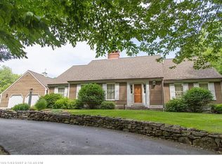 88 Pond Rd, Manchester, ME 04351