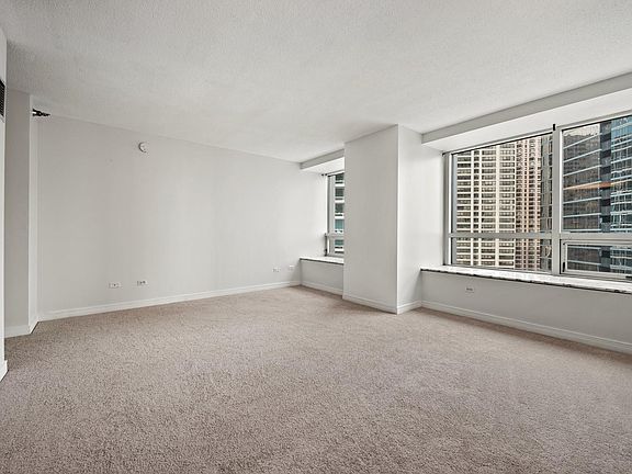 3rd image of 512 N McClurg Ct APT 1602