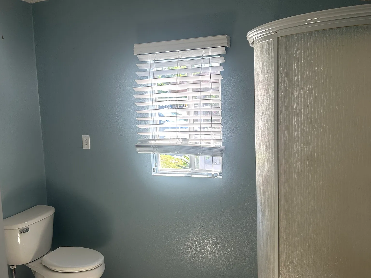 3 bed, 870 sqft, $3,000 — Photo 4