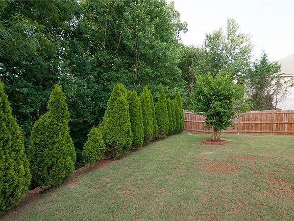 4th image of 4138 Palm Dr