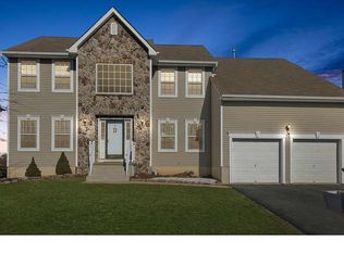 912 Timberline Dr, Lake Hopatcong, NJ 07849