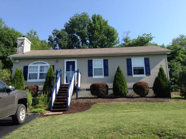 3635 Ashley Ct, Kunkletown, PA 18058