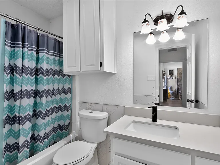 2324 Markland St — Photo 23