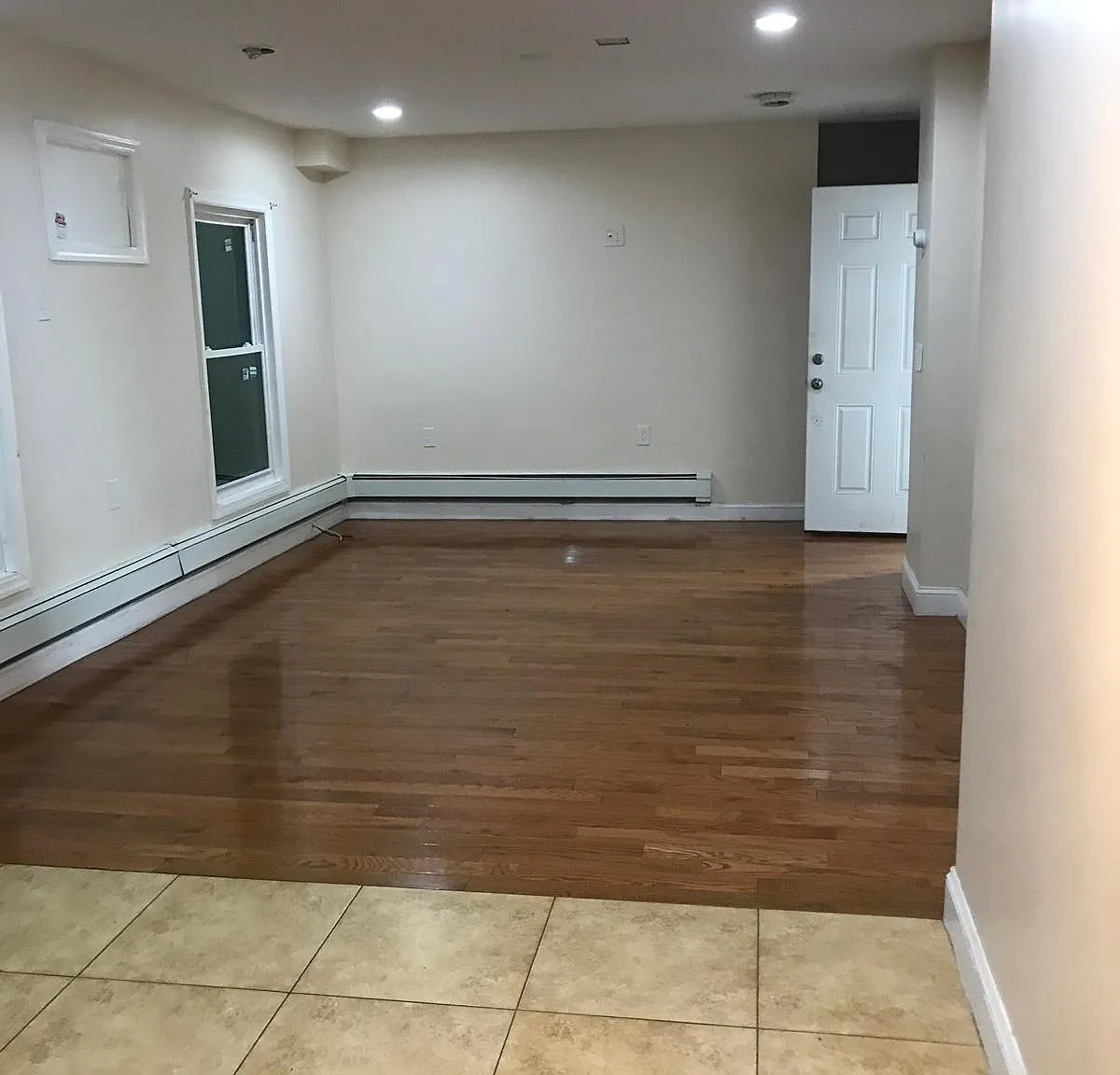 3 bed, 1200 sqft, $3,100 — Photo 1