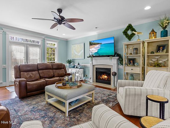 2nd image of 1502 Zurich Place