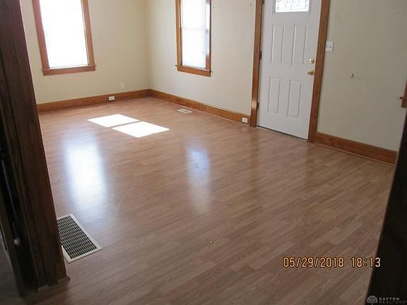 4th image of 722 Sennett St