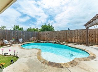 8716 Sierra Trl, Aubrey, TX 76227