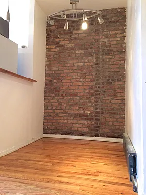 Rented by Bedford Realty USA Corp | media 13