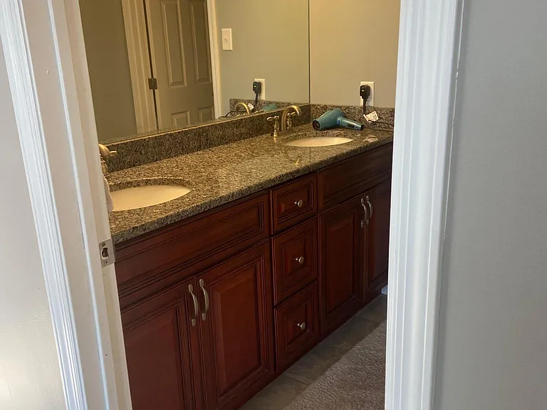 93 Stonegate Vlg — Photo 16