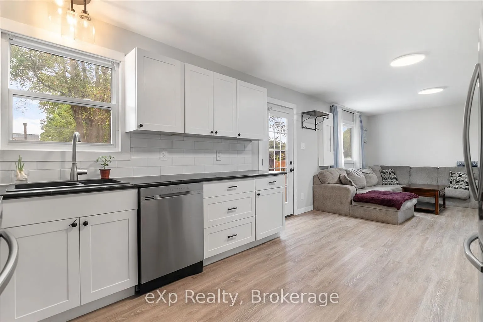 2 bed, $1,975 — Photo 3
