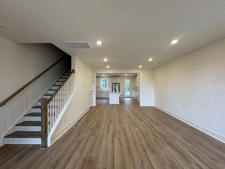 112 Nearwater Pl — Photo 3