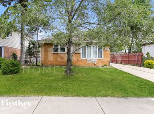 1207 Glendale St, Bensenville, IL 60106