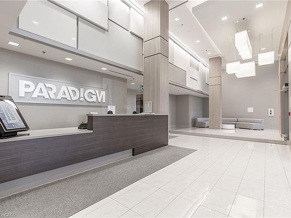 4th image of 2093 Fairview St #611