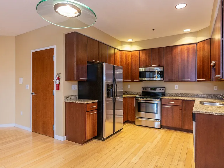 422 E Kirkwood Ave — Photo 9