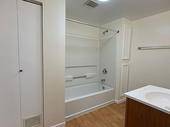4th image of 510 S Rogers St #B