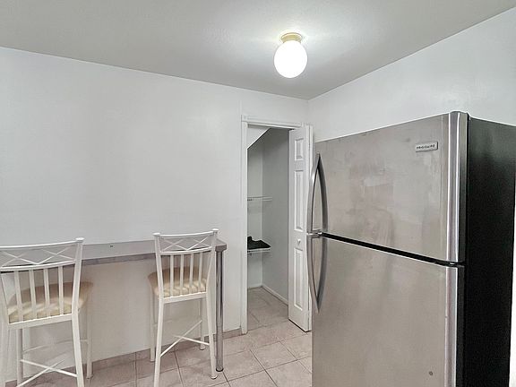 5th image of 36 Ashton Dr #1