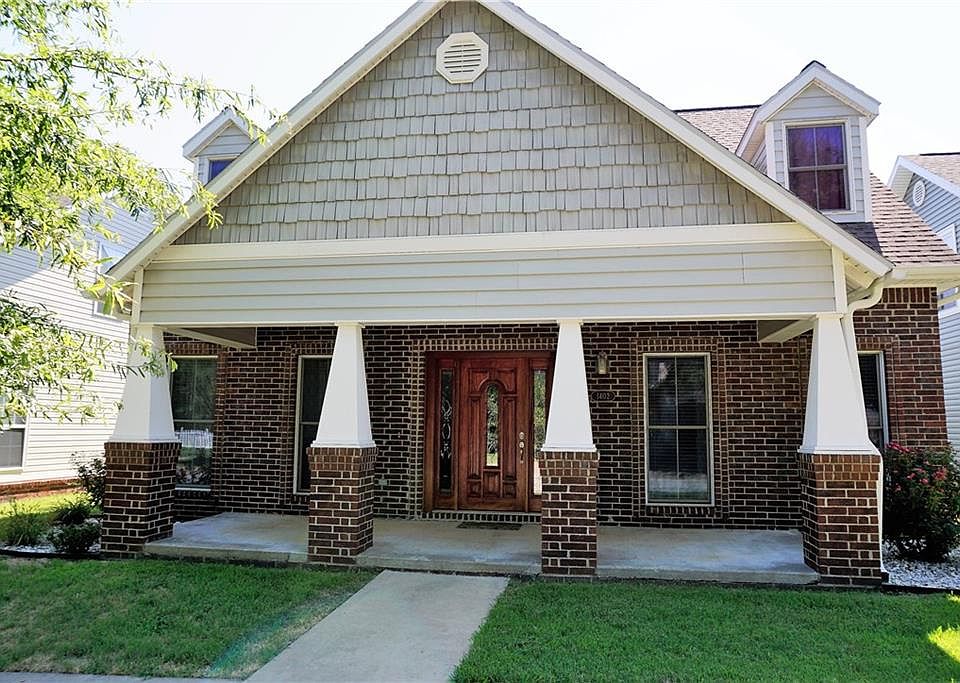 1st image of 1402 NE Young Ave