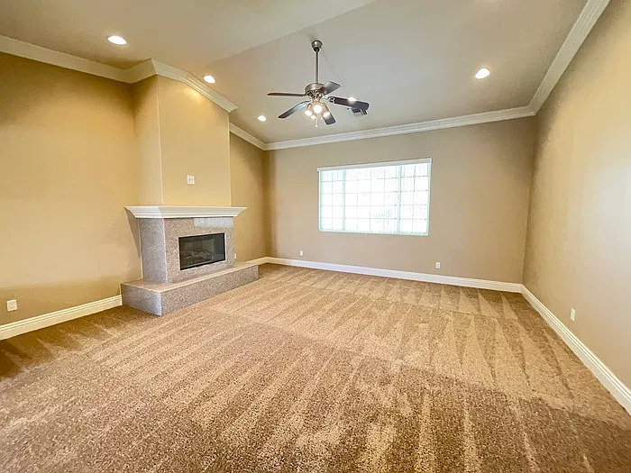 4 bed, 3.5 bath, 3402 sqft, $3,235 — Photo 3