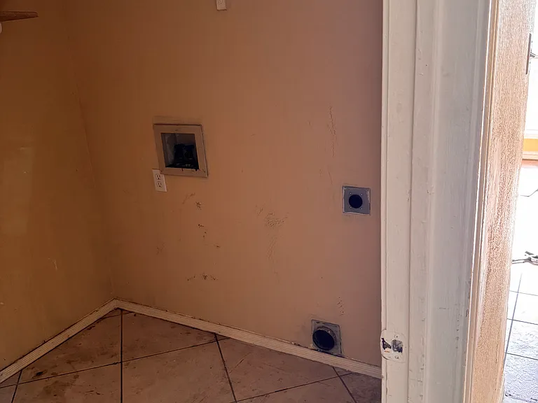 7428 Laurelhill Ct S — Photo 12