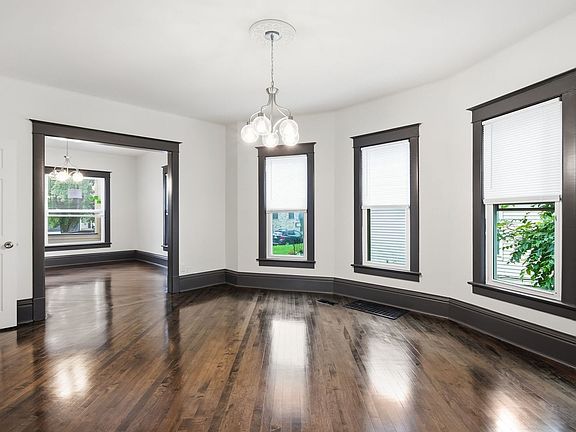 5th image of 319 Willow Ave