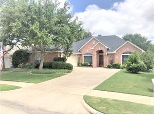 2015 Hayden Ln, Corinth, TX 76210