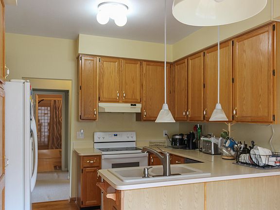4th image of 41589 Sleepy Hollow Dr