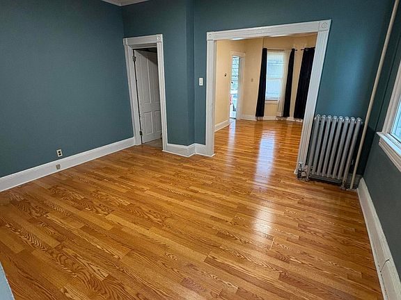 3rd image of 317 New York St