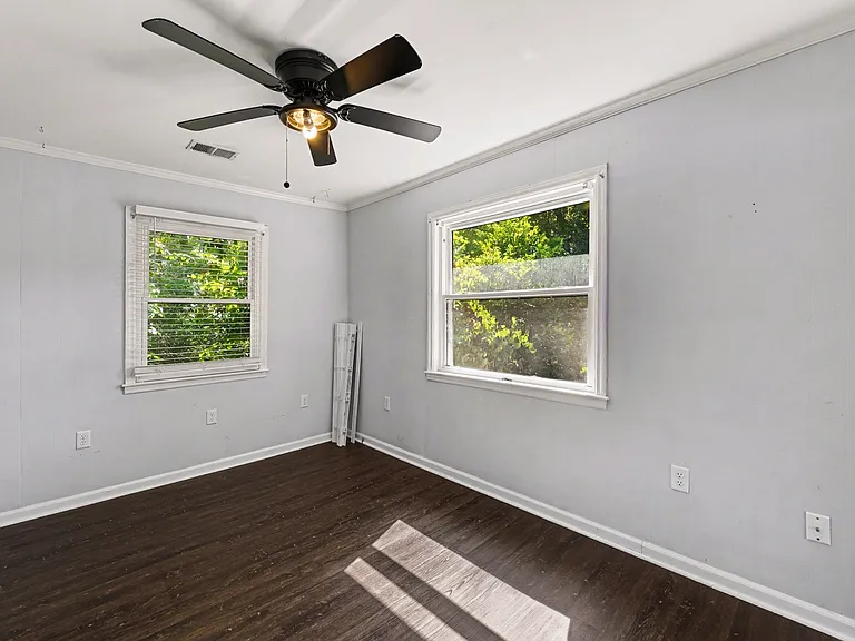 2243 Guerry Ave #B — Photo 14