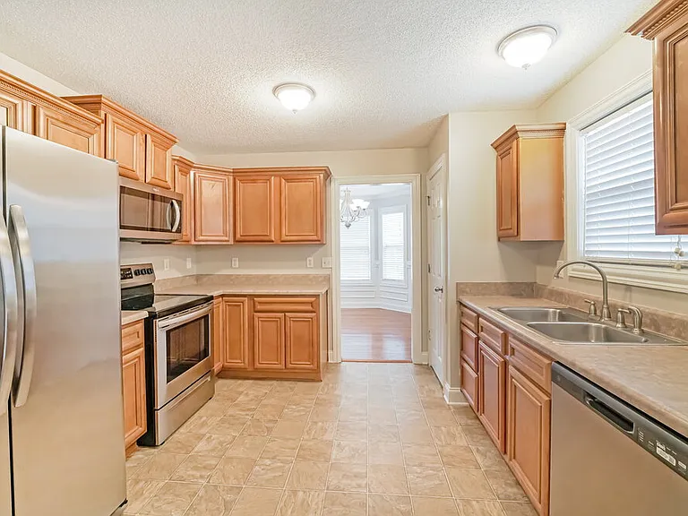 427 Steadham Ct — Photo 9