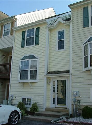 1st image of 894 Sabina Cir