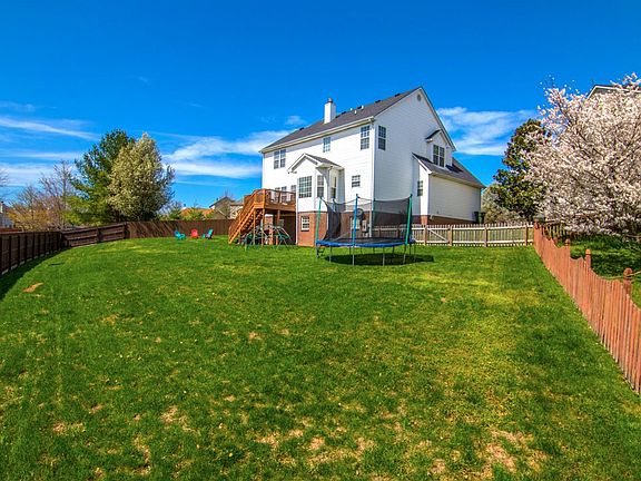 4th image of 704 Everest Ct
