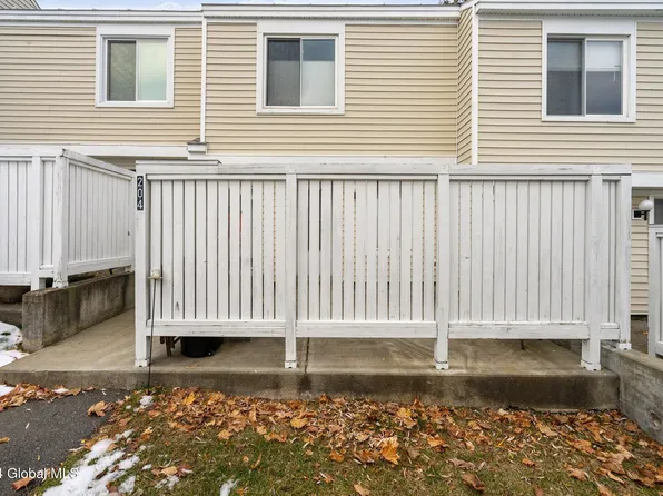 204 Chatham Court, East Greenbush, NY 12061