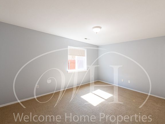 5th image of 1204 SE Scenic View Dr