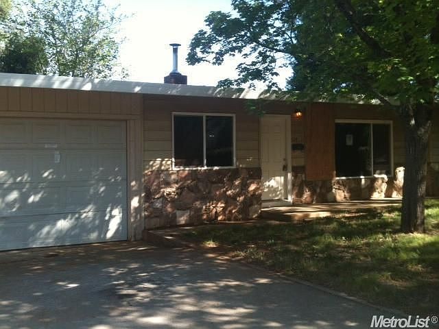 1st image of 2818 Lee Ct