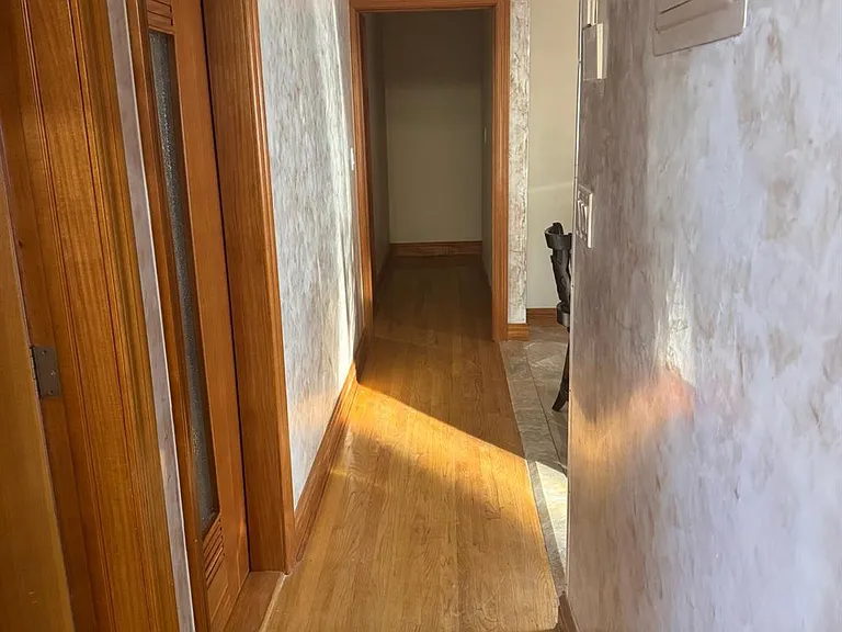 138-54 Hoover Ave #3R — Photo 3