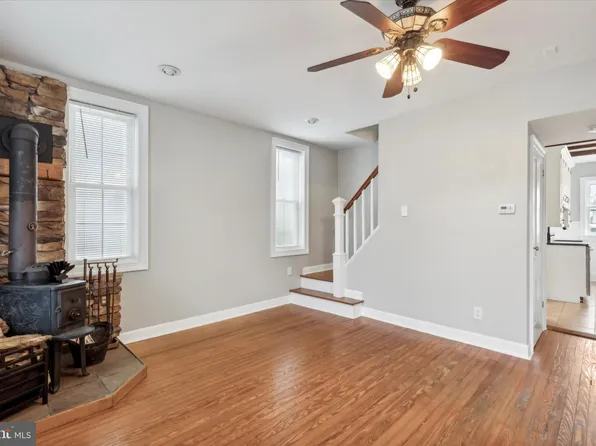 16 S 11th St, Quakertown, PA 18951
