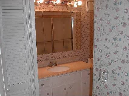 2nd image of 1157 Singingwood Ct APT 6