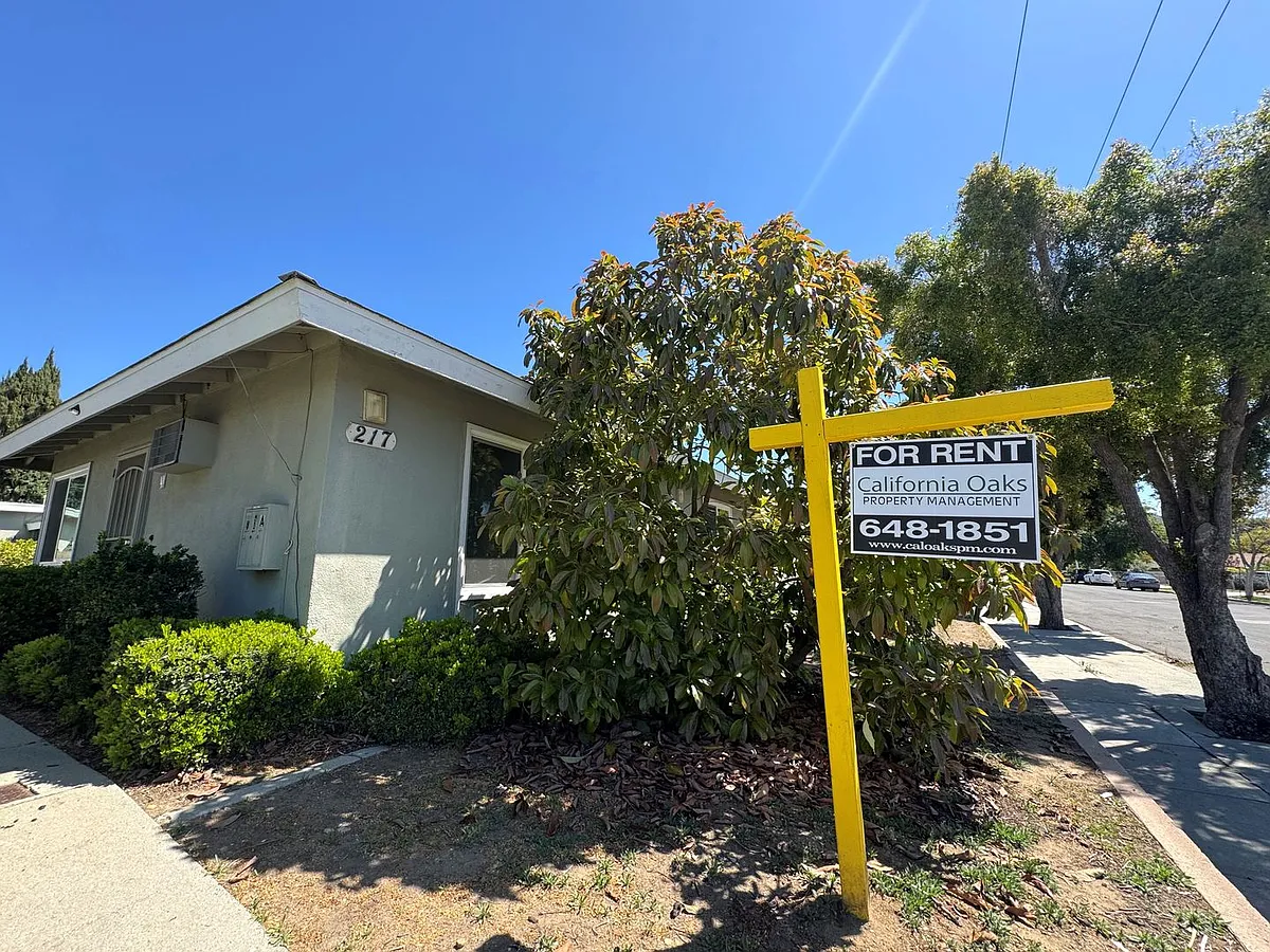 Building Photo - 217 Sespe Ave #A-B