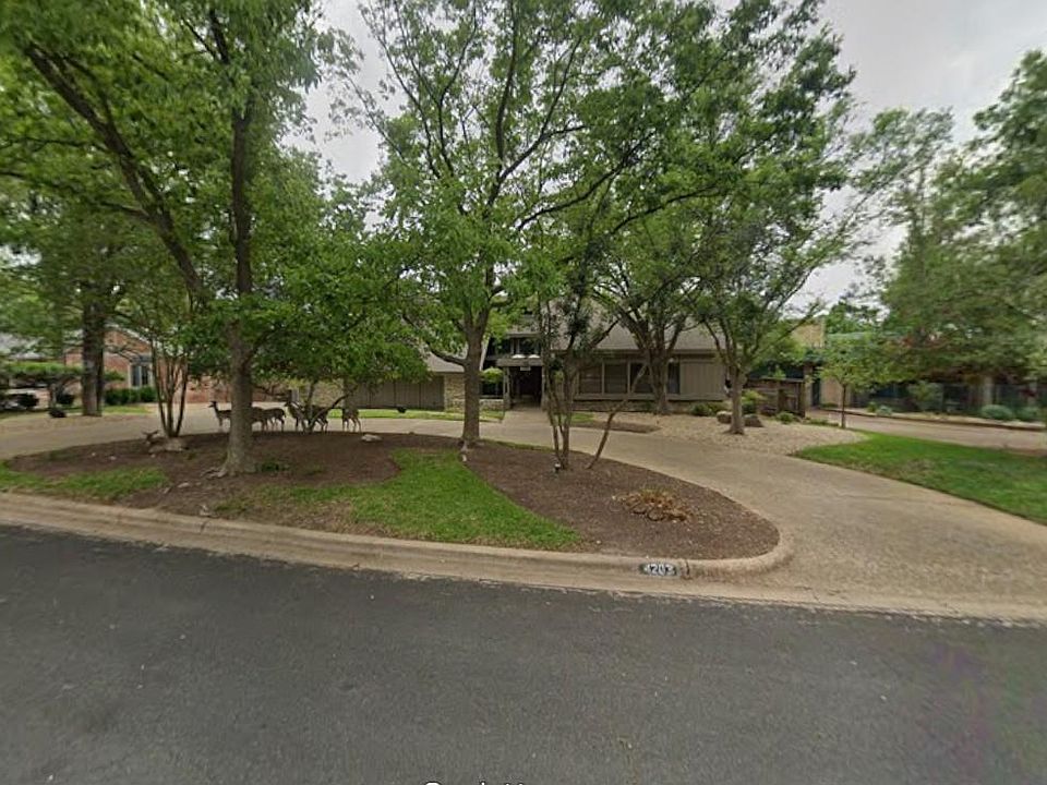 1st image of 4203 Farhills Dr