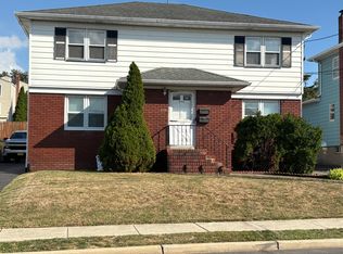 648 10th St FLOOR 2, Lyndhurst, NJ 07071