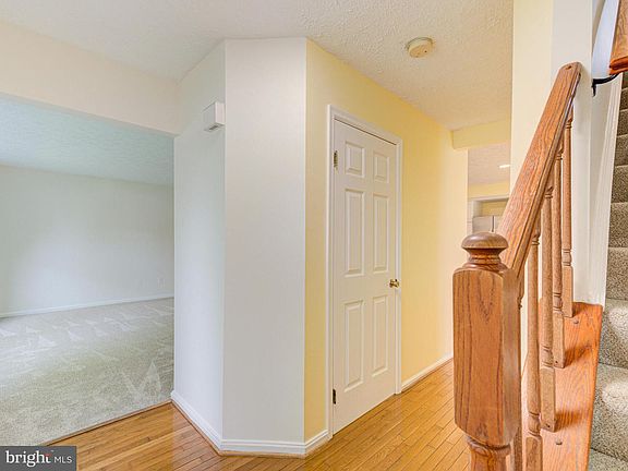 2nd image of 22185 Stablehouse Dr