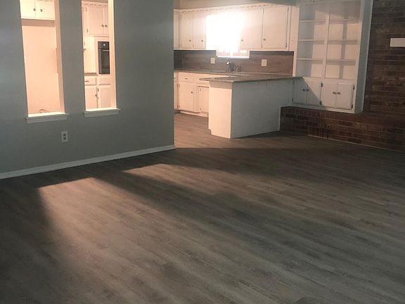 3rd image of 509 W Bass Ave