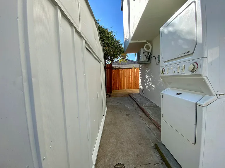 2815 Capps St — Photo 13