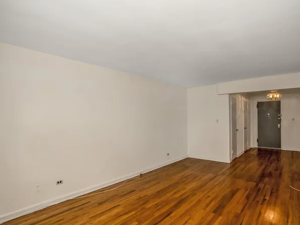 31-85 Crescent Street image 9 of 24