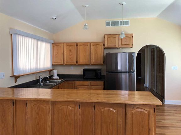 5th image of 589 Observatory Dr