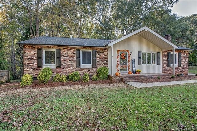 1st image of 356 Whitethorn Dr