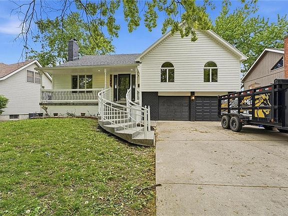 5th image of 1226 E Jamestown Dr